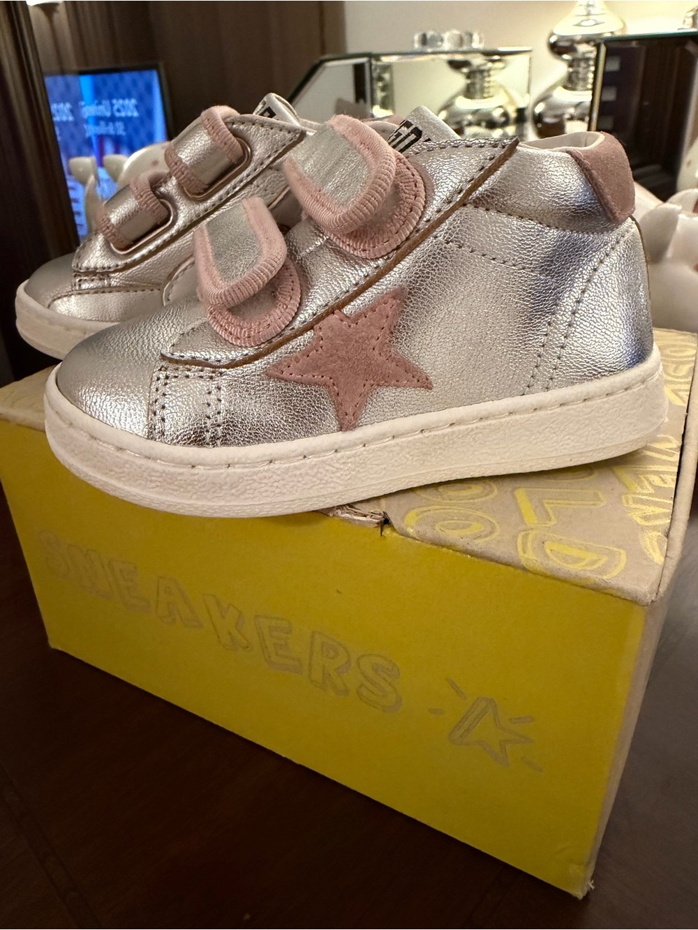 Like New - Golden Goose Kids Metallic Silver Sneakers with Pink Accents Size 22 - Picture 3 of 10